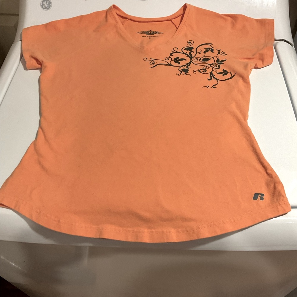 Peach color V-neck top tee with black design curved hem tshirt